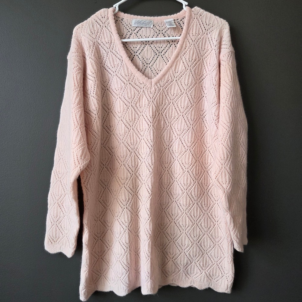Lord & Taylor Pink Knit V Neck Sweater Womens S Angora Lambswool Cozy‎ Coquette